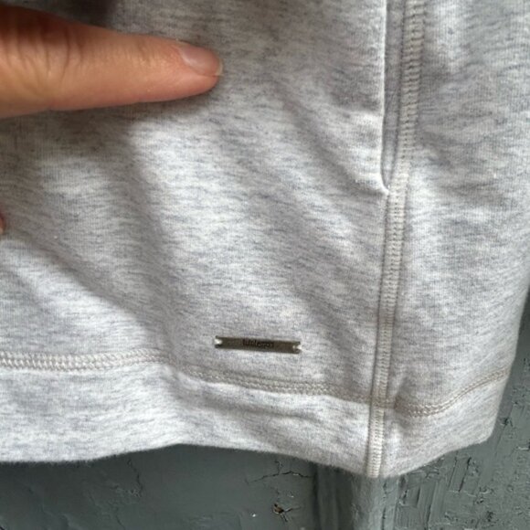 Lululemon light Grey Savasana Wrap Sweater, size 6 - Picture 8 of 9